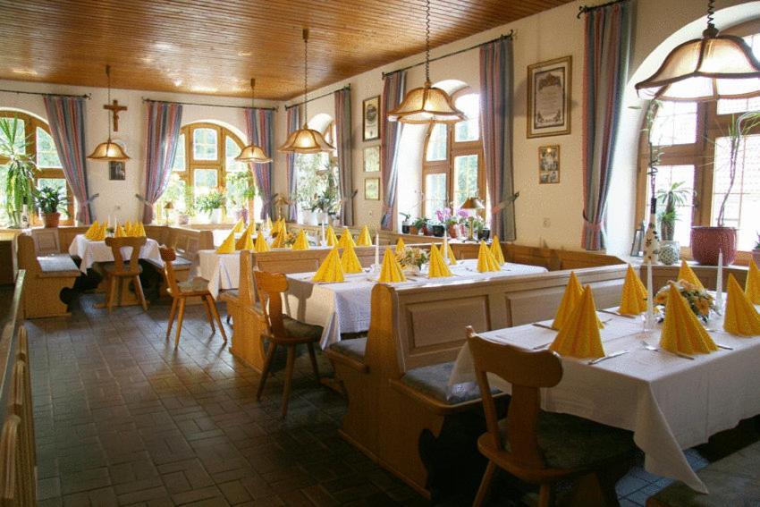 Pension-Metzgerei Hofer Inning am Holz Buitenkant foto